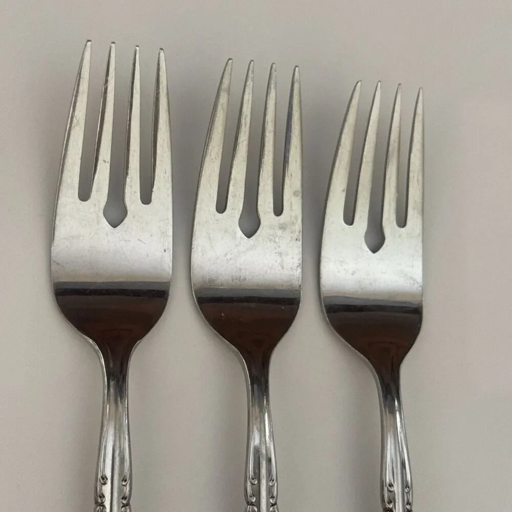 3 INTERNATIONAL SILVER DELUXE GIGI SALAD FORKS STAINLESS FLATWARE RETIRED